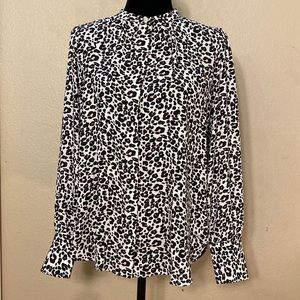 Loft blouse Small, leopard print, crew neck, wide cuff, pre owned